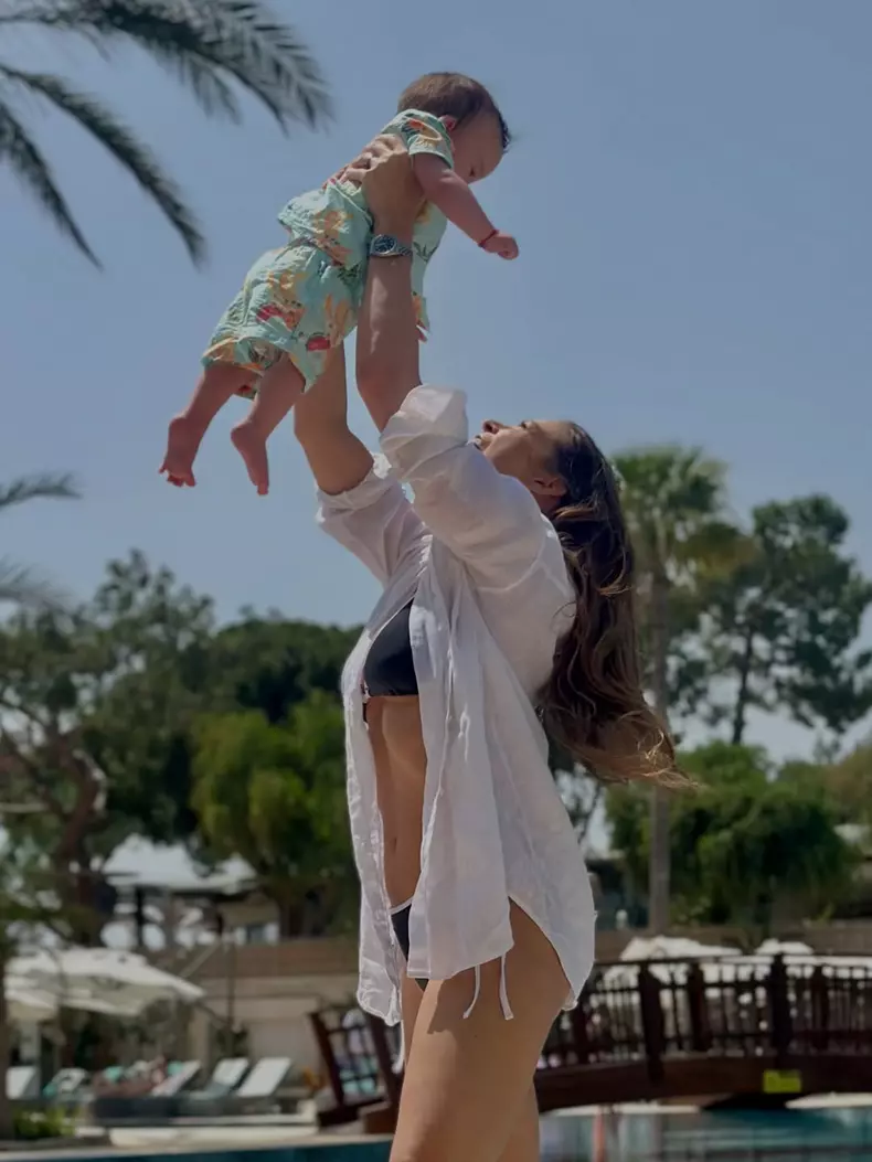 Roxana Nemeș vacanță cu gemenii în Antalya (33)