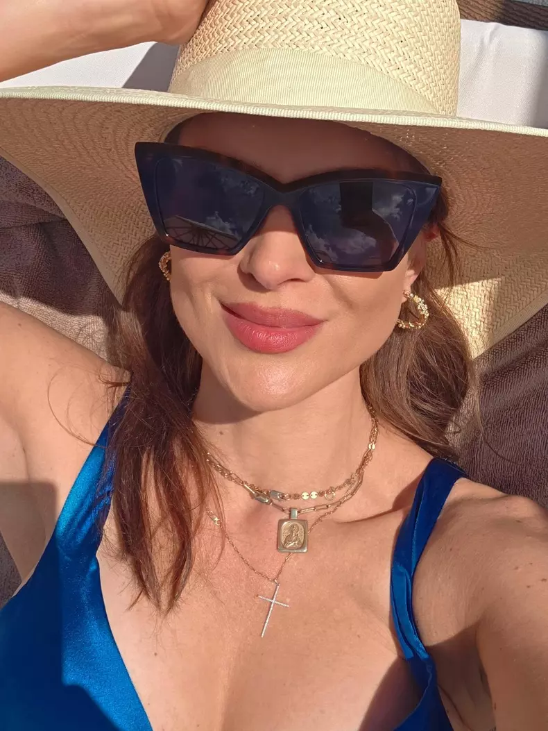 Monica Bîrlădeanu costum de baie (2)