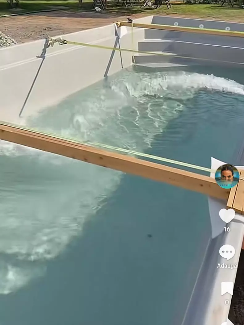 Imagini cu piscina Mirelei Vaida (3)