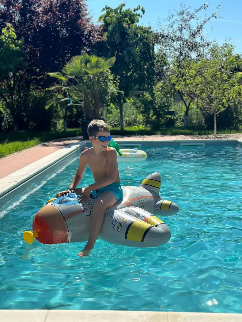 Imagini cu piscina Mirelei Vaida (7)