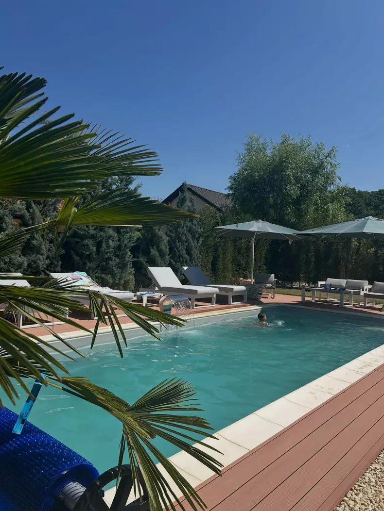 Imagini cu piscina Mirelei Vaida (9)