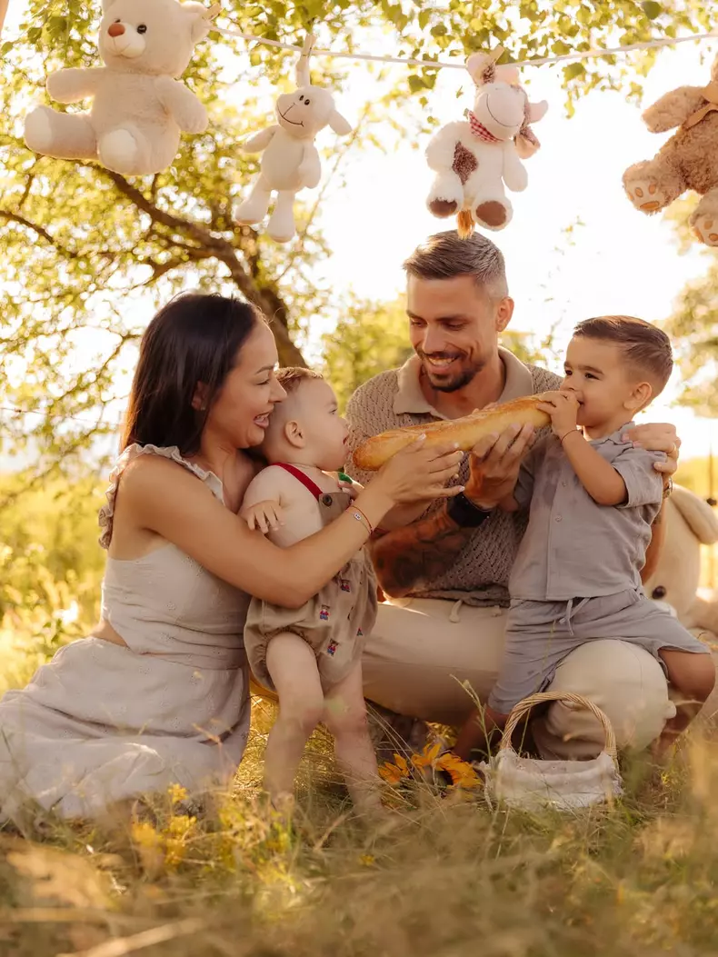 10. Vlăduța Lupău și familia