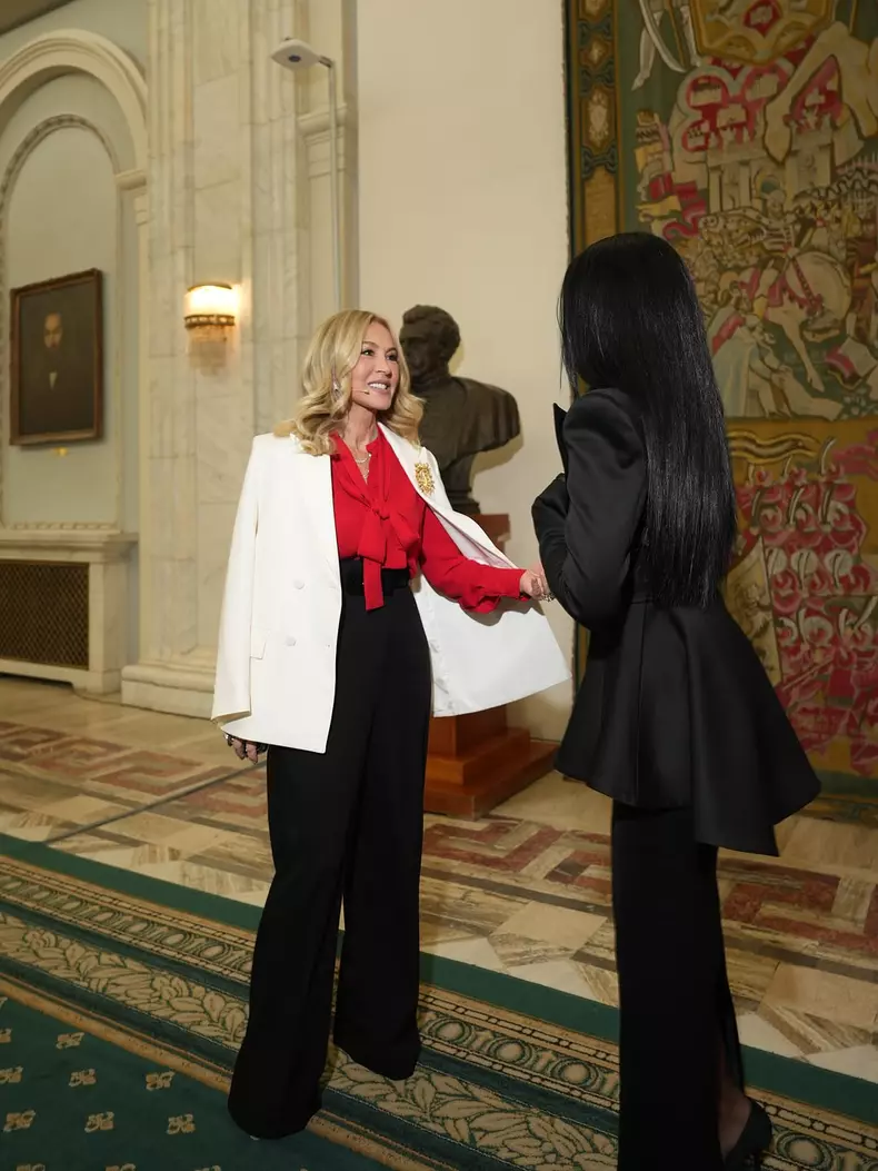 3. Adelina Pestrițu și Anastasia Soare