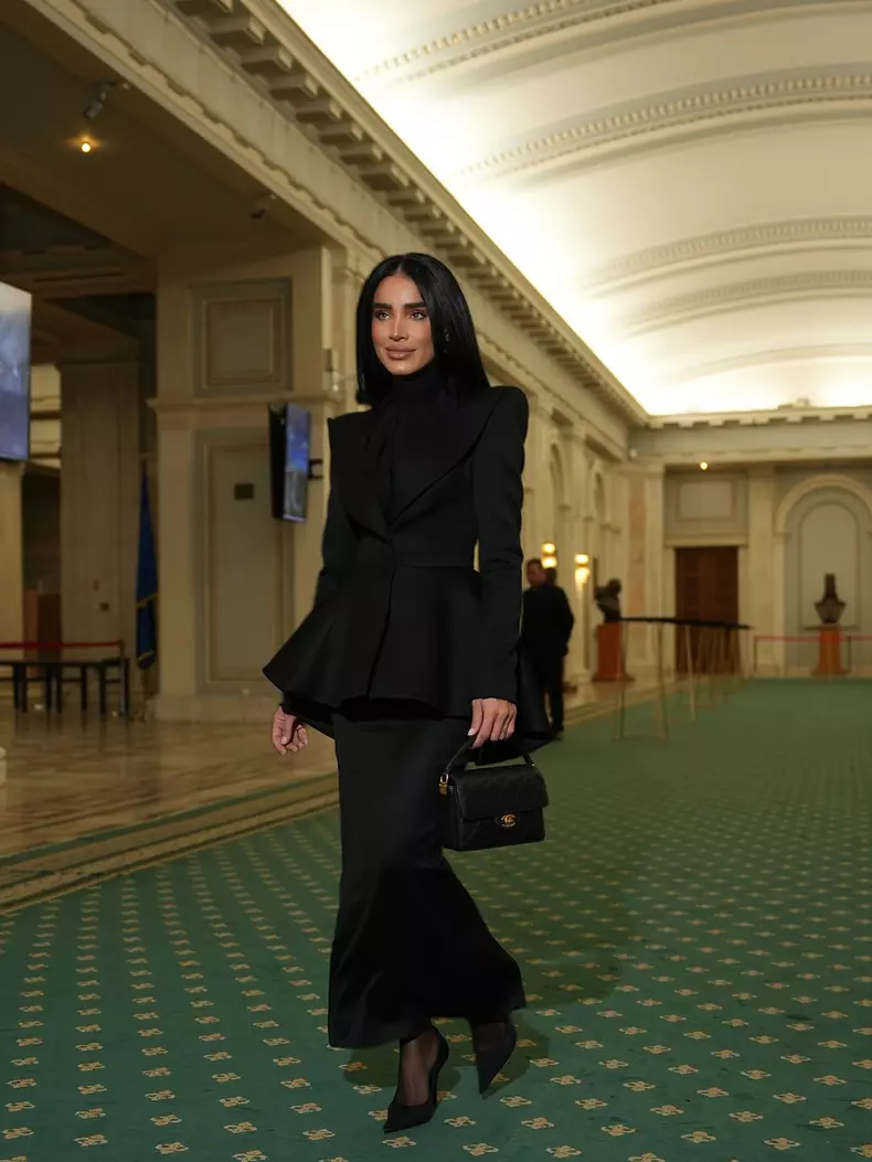 6. Adelina Pestrițu