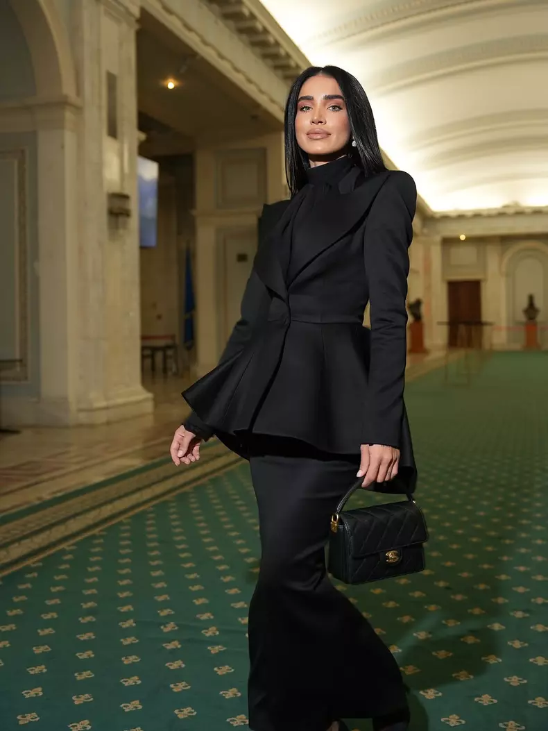 9. Adelina Pestrițu