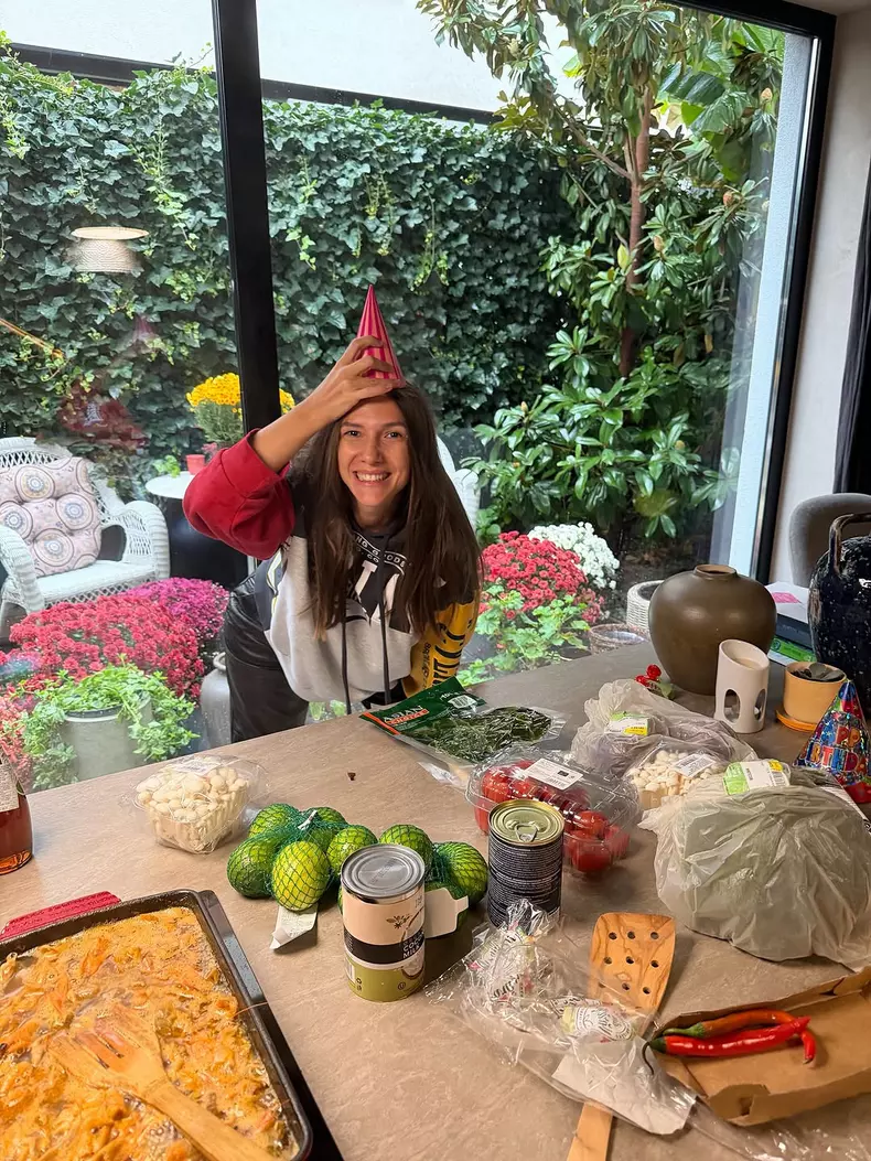 Adela Popescu de ziua ei de naștere