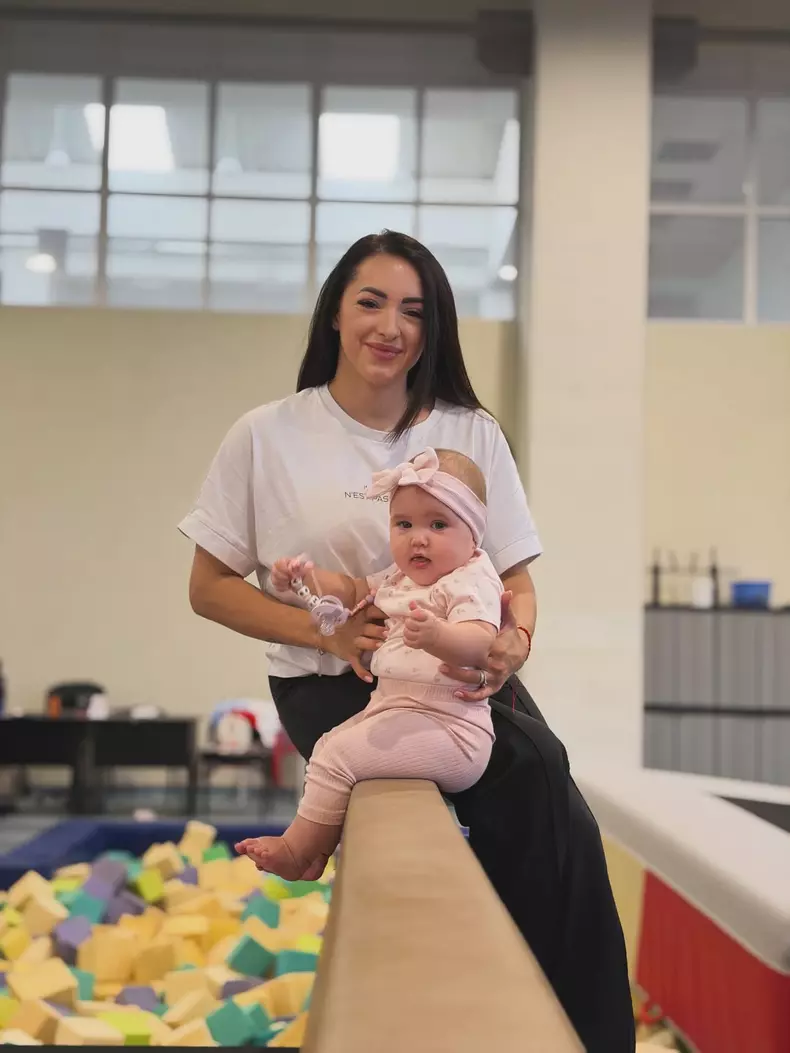 Larisa Iordache și fiica ei (2)