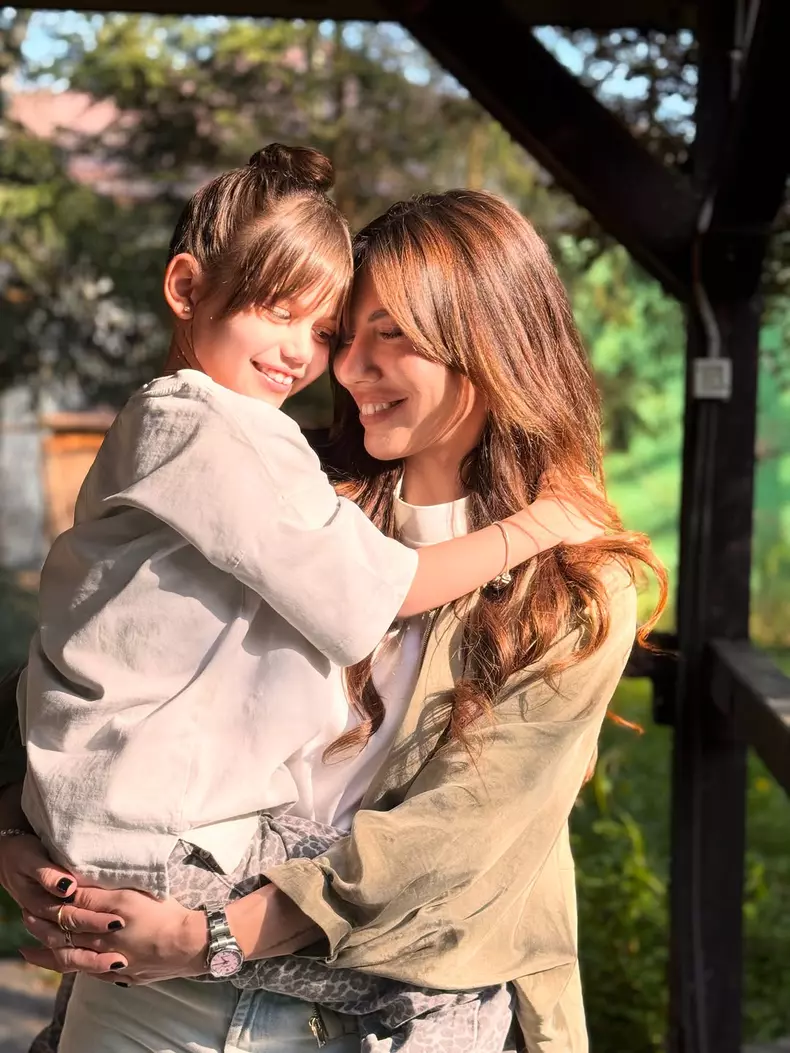 1. Sore și fiica ei, Erin