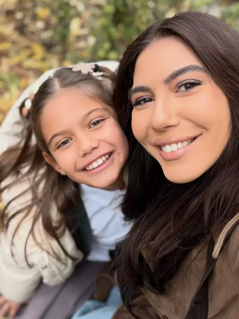 2. Sore și fiica ei, Erin