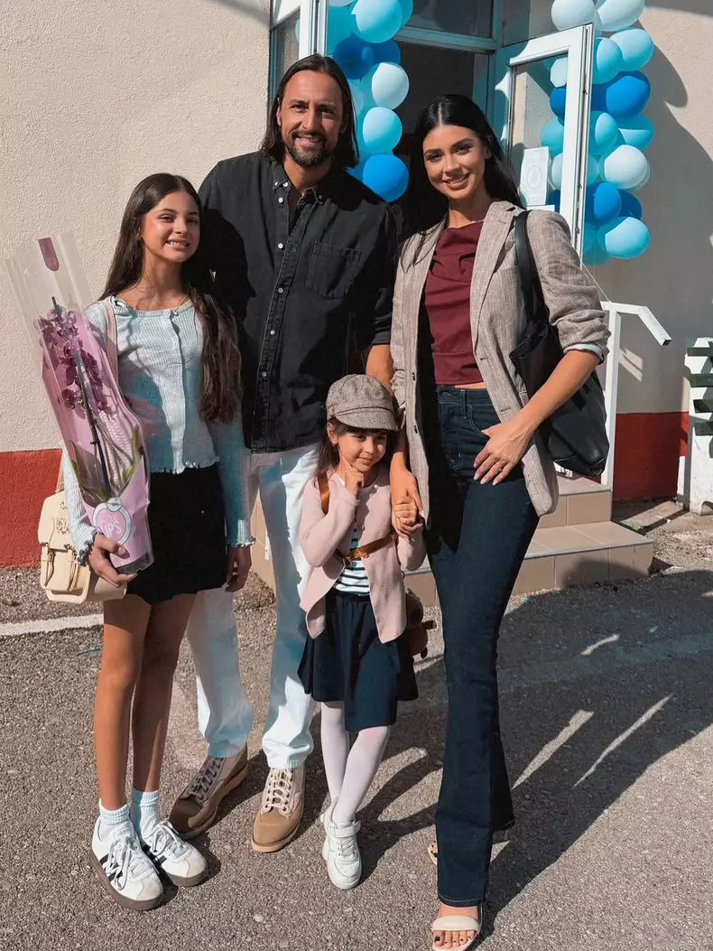 5. Cristina Ștefan și familia