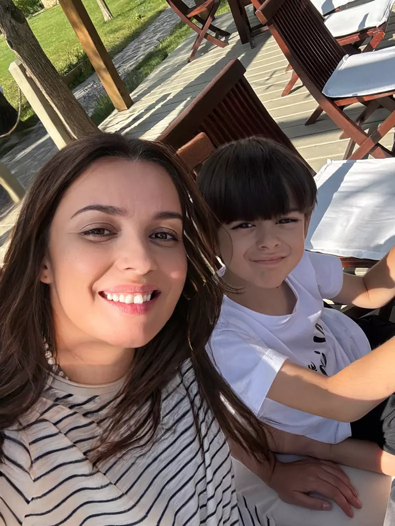 4. Diana Dumitresu și fiul ei
