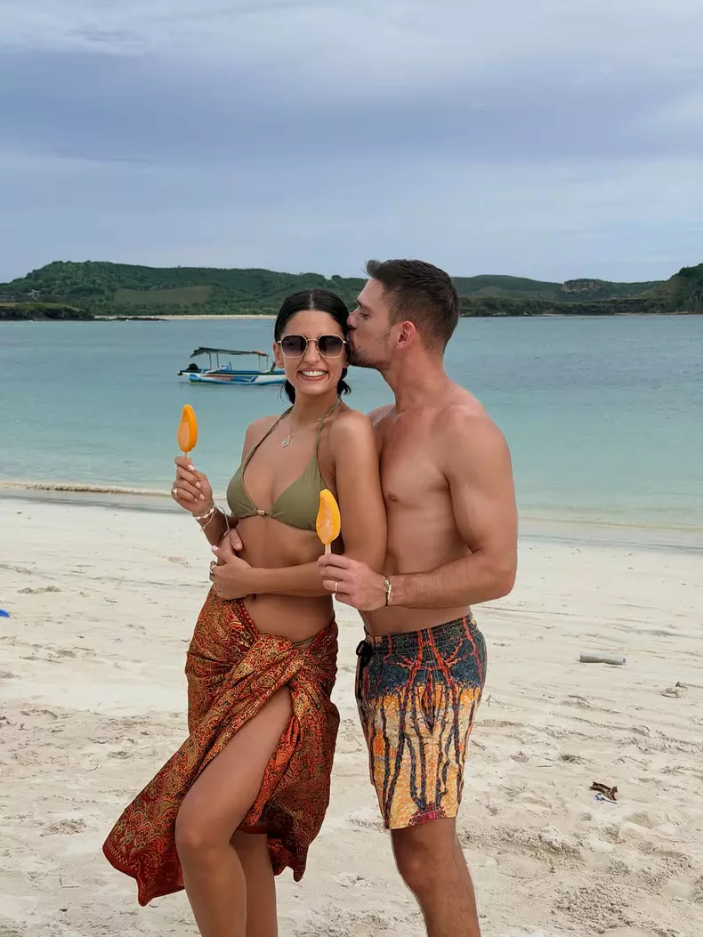 1. Oana Moșneagu și Vlad Gherman