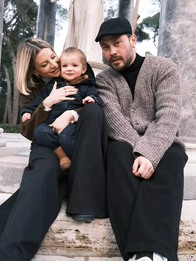 3. Ana Baniciu și familia