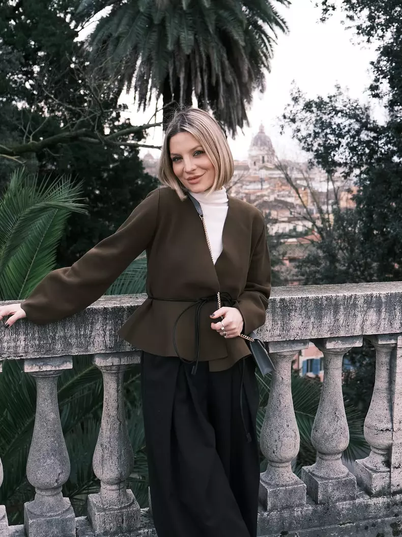 4. Ana Baniciu