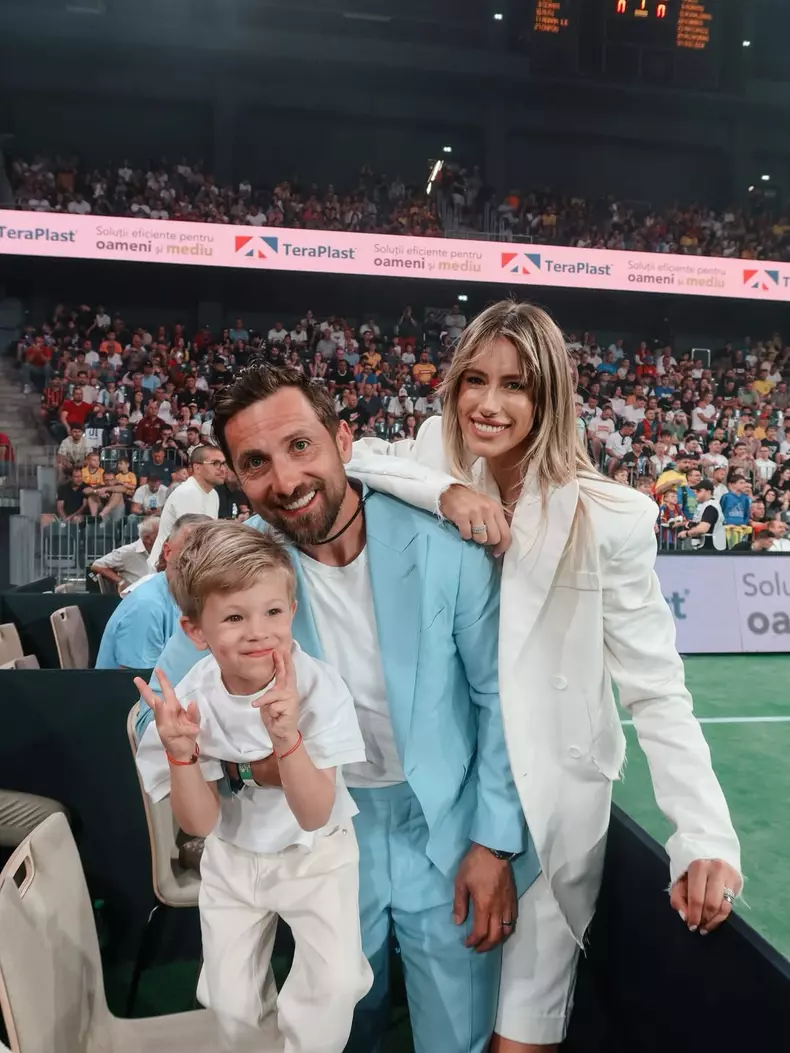 Gabriela Prisăcariu, Dani Oțil și fiul lor (2)