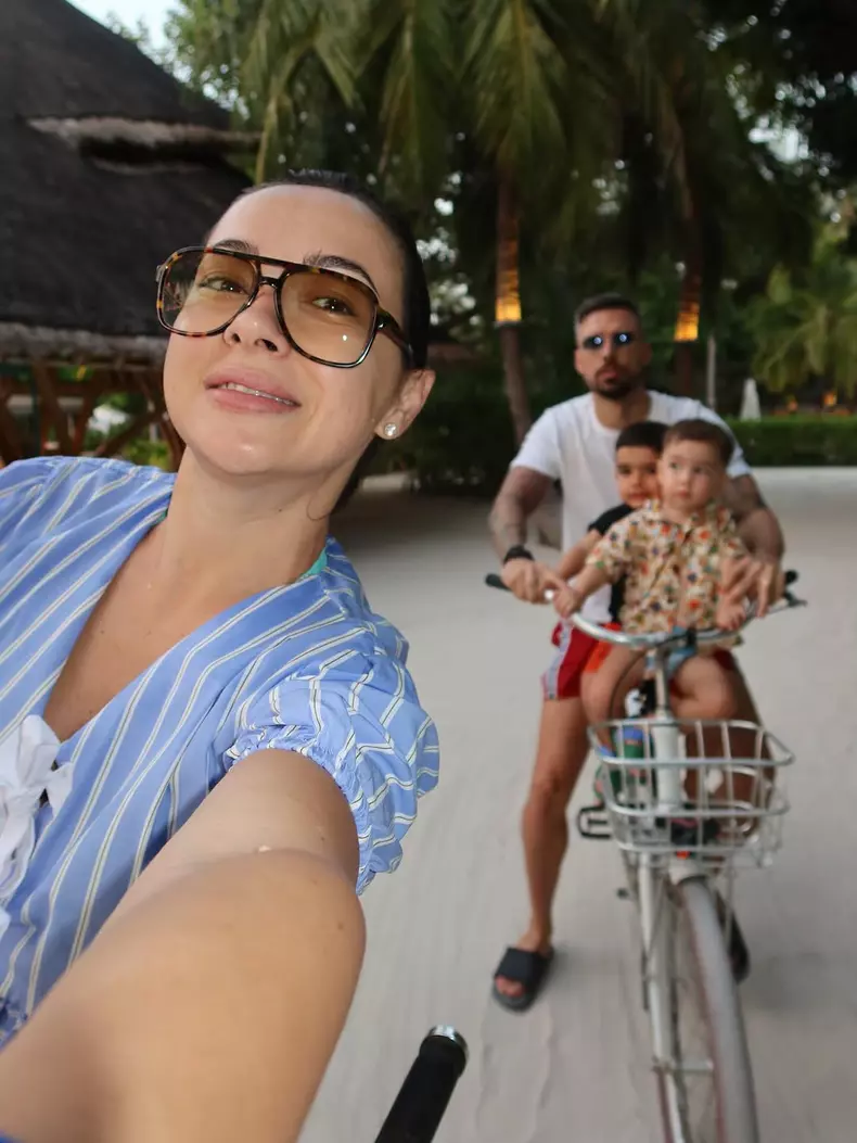 2. Vlăduța Lupău și familia