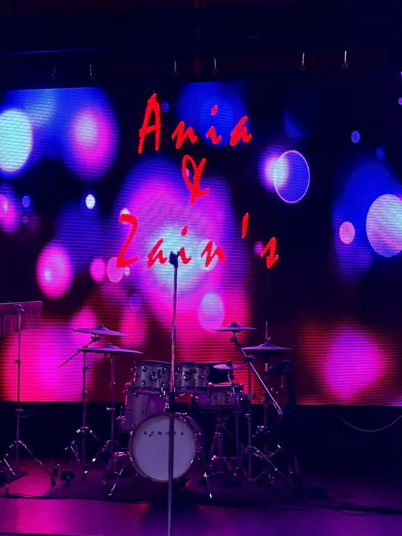 5. Roxana Nemeș și-a botezat gemenii