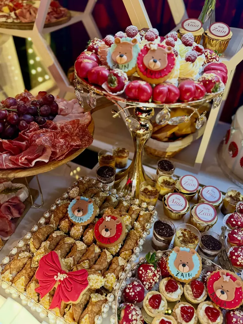 8. Roxana Nemeș și-a botezat gemenii