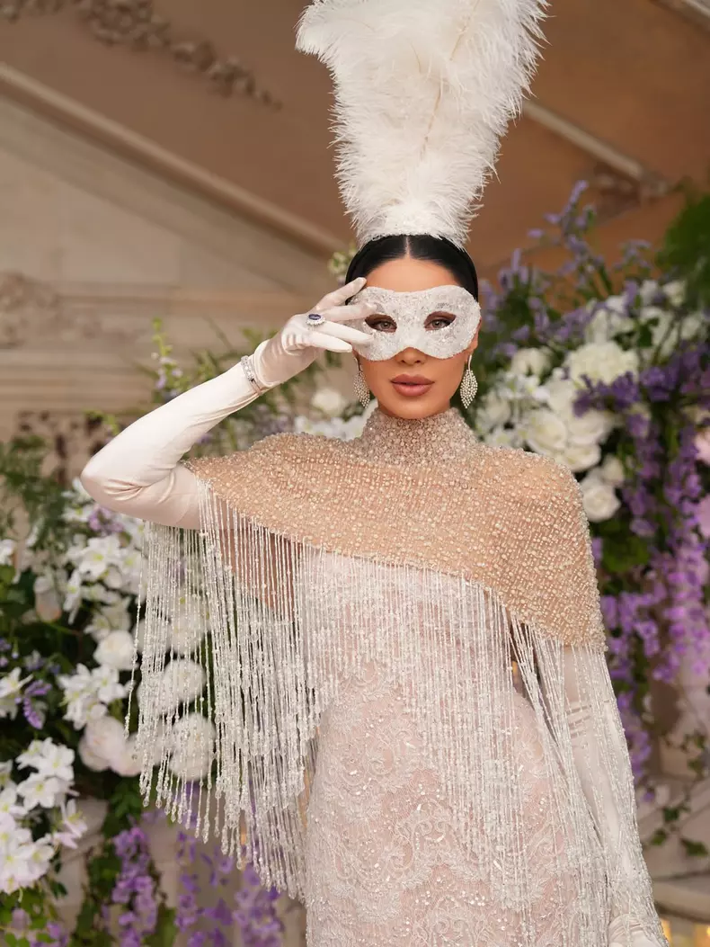 Adelina Pestrițu la balul Bridgerton (10)