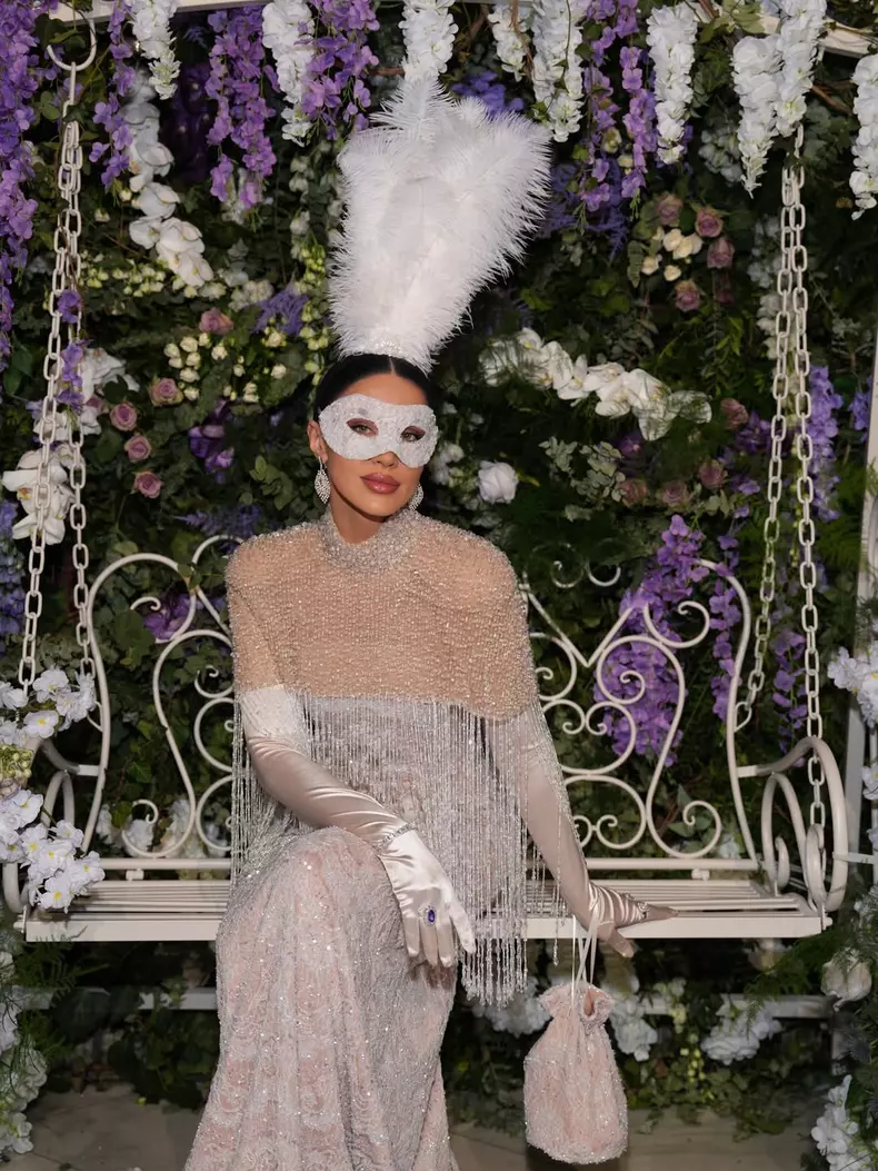 Adelina Pestrițu la balul Bridgerton (12)