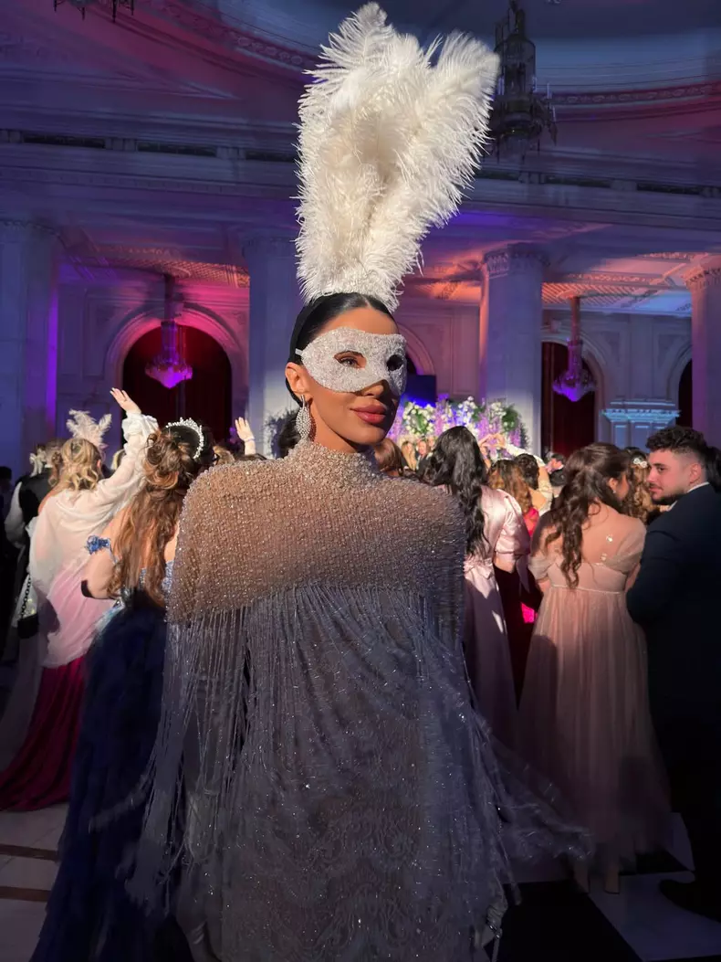 Adelina Pestrițu la balul Bridgerton (14)