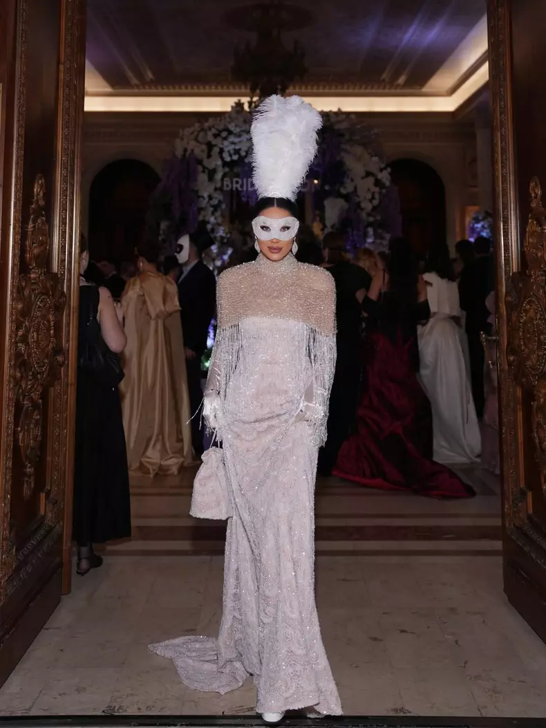 Adelina Pestrițu la balul Bridgerton (18)