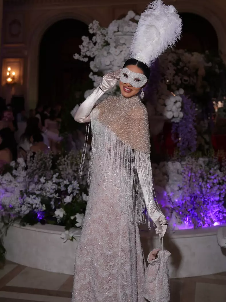 Adelina Pestrițu la balul Bridgerton (4)