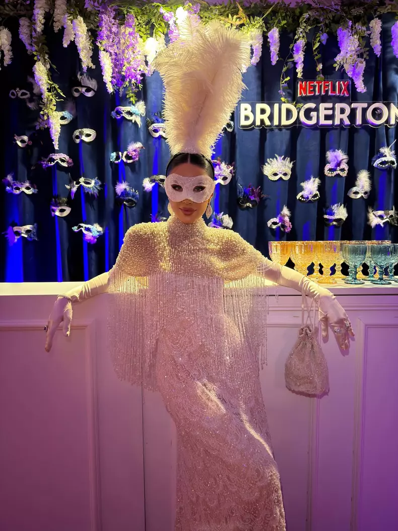 Adelina Pestrițu la balul Bridgerton (7)