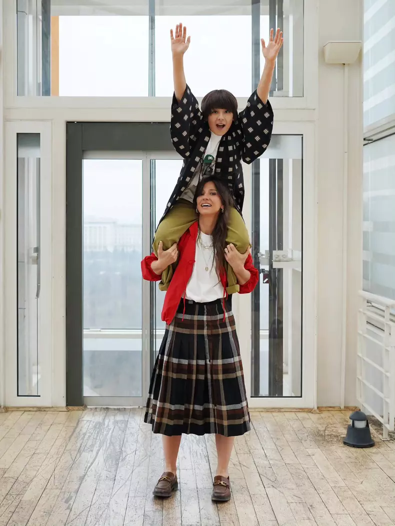 11. Dana Rogoz și fiul ei