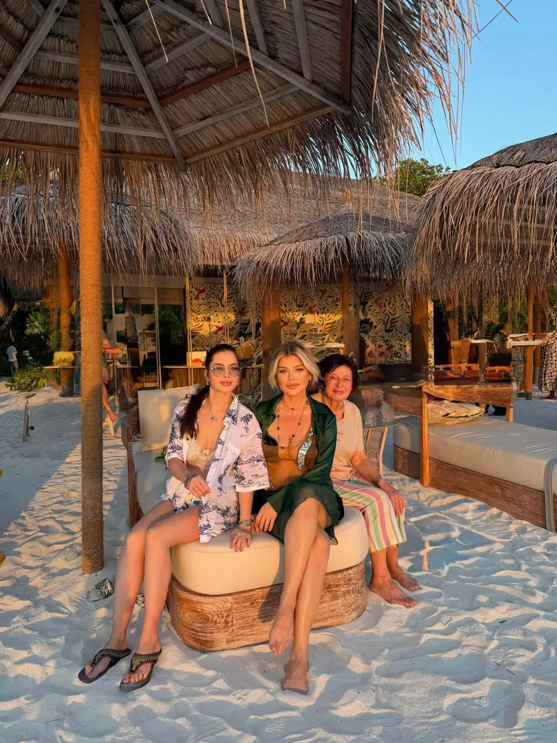 Elena Boncea, Loredana Groza și mama ei (2)