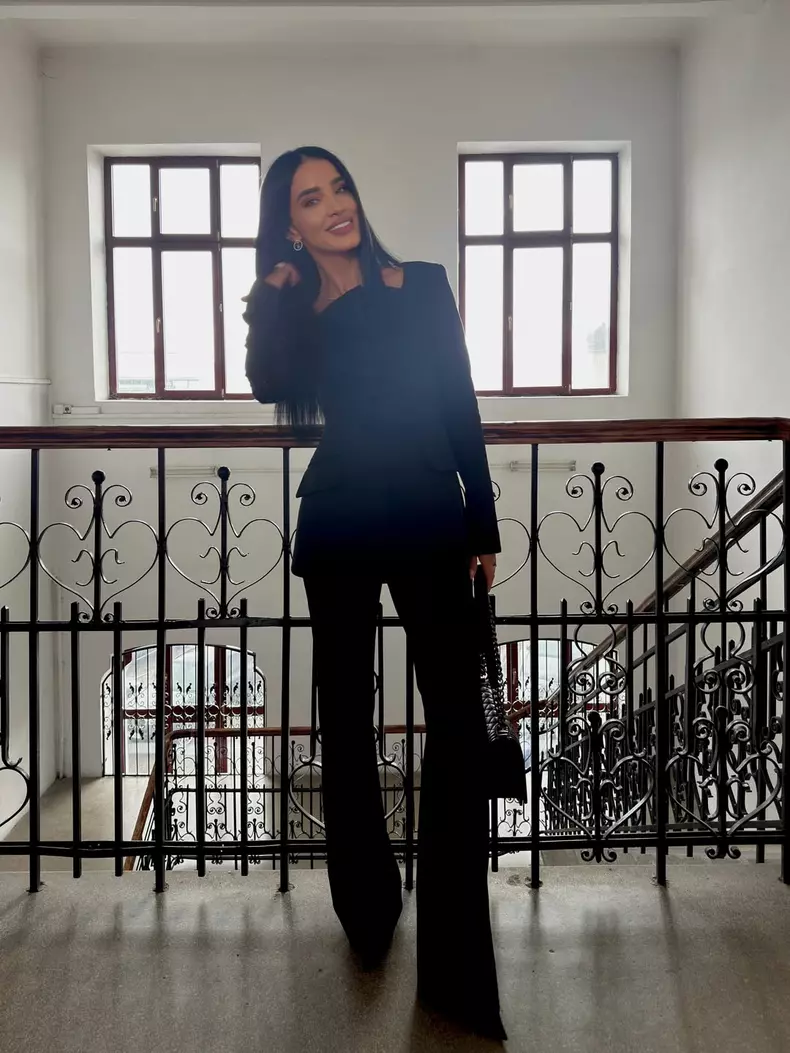 Adelina Pestrițu la școală (2)