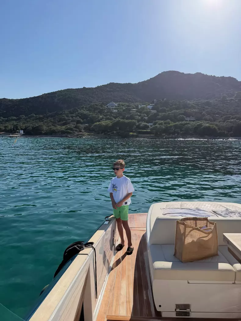 Ilinca Vandici în vacanță cu fiul ei (2)