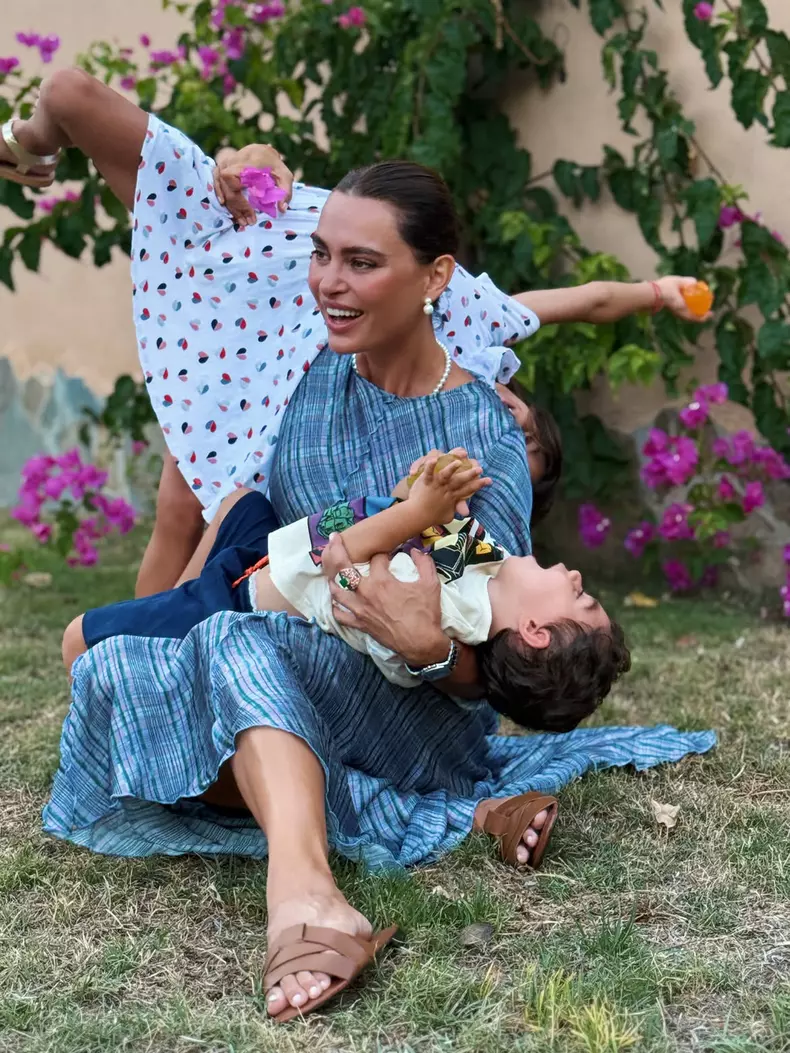 3. Catrinel Menghia și fiul ei