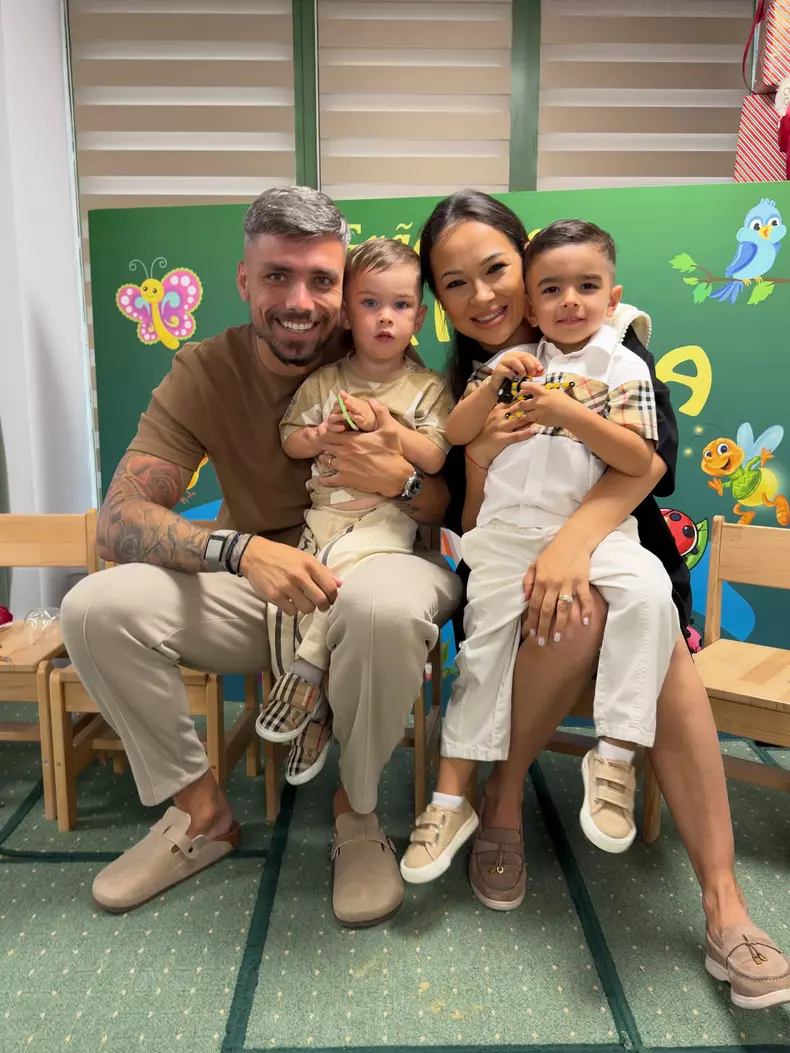 8. Vlăduța Lupău și familia