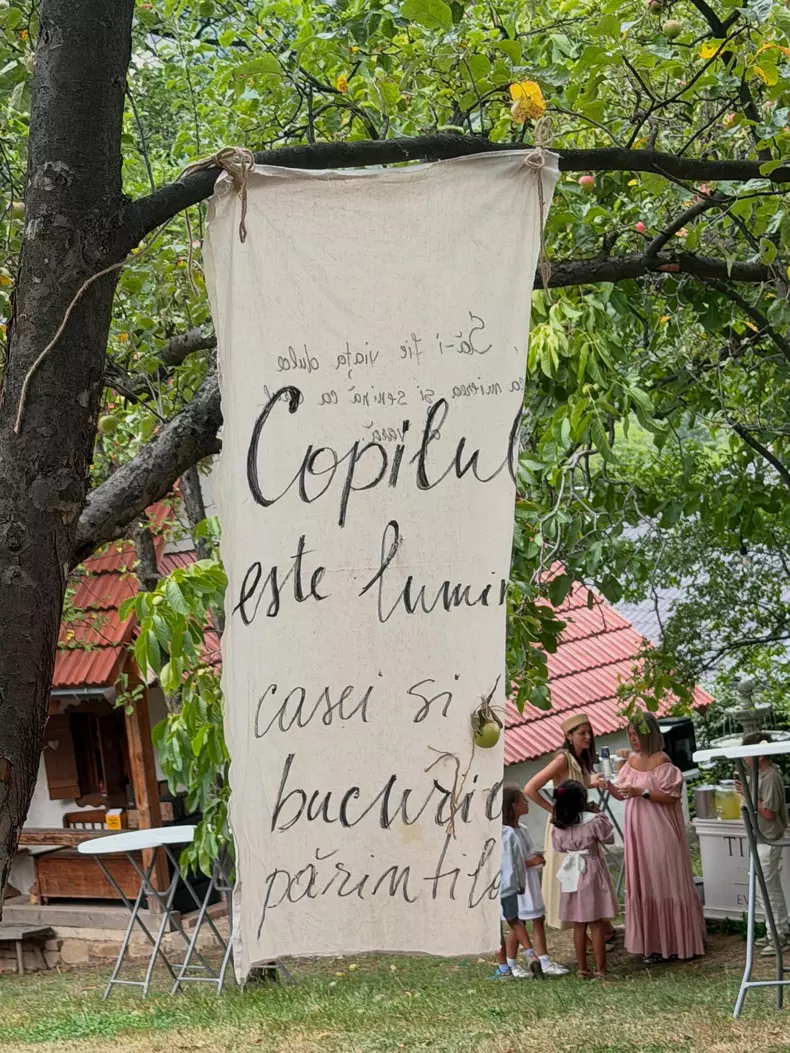 14. Laura Cosoi și-a botezat fiica