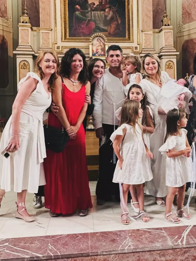 6. Laura Cosoi și familia