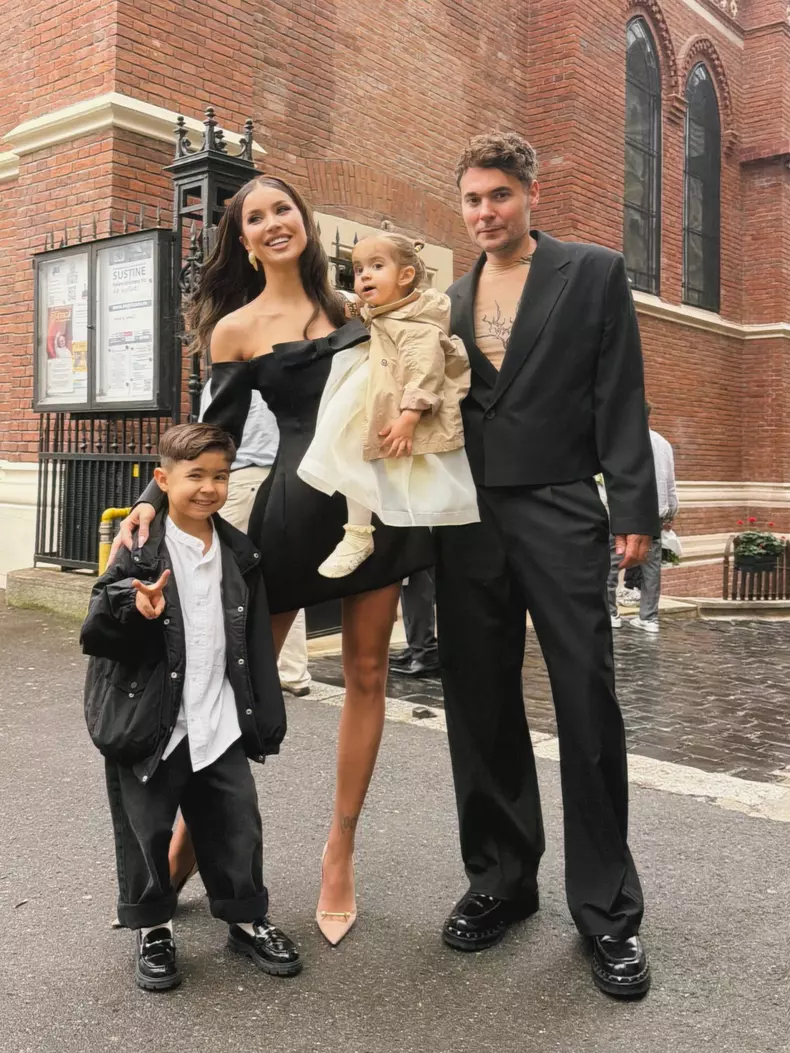 9. Alina Ceușan și familia