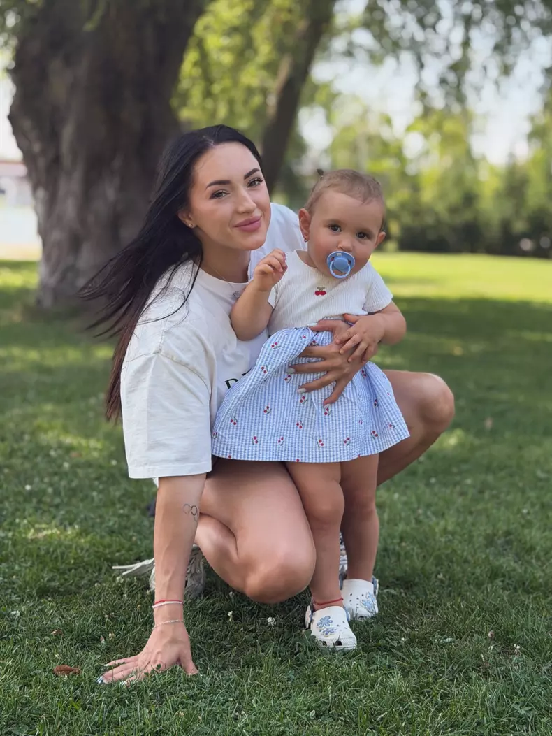 3. Larisa Iordache și fiica ei