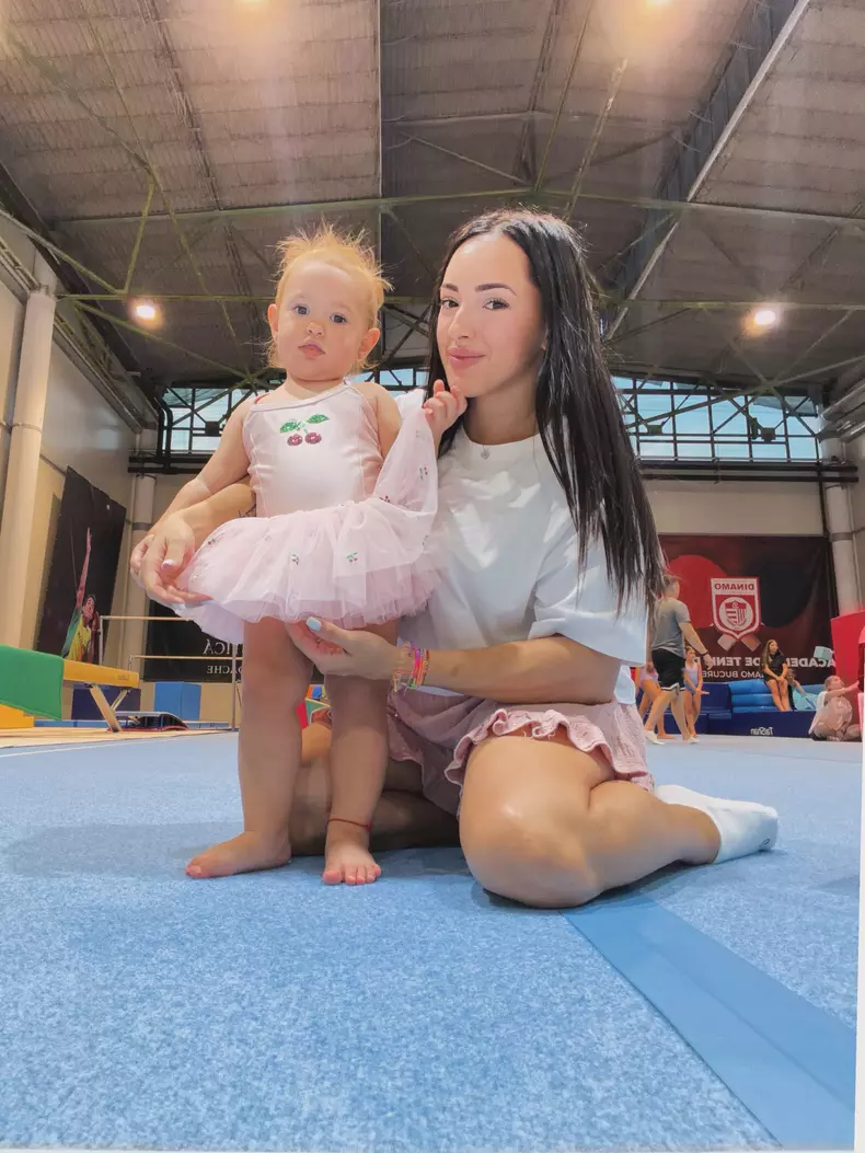 4. Larisa Iordache și fiica ei