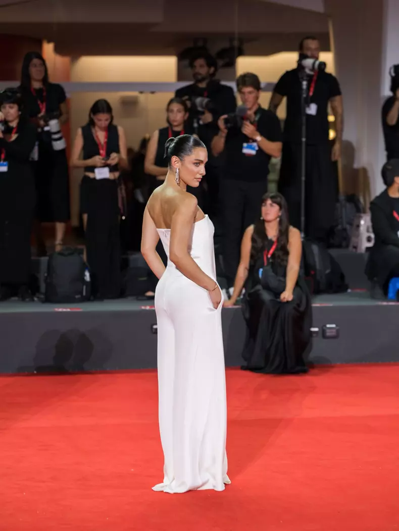 5. Alexia Eram