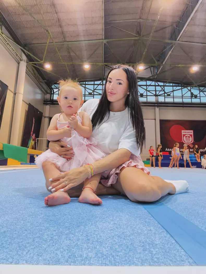 5. Larisa Iordache și fiica ei