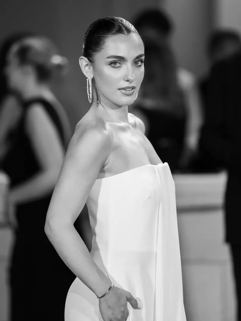 6. Alexia Eram