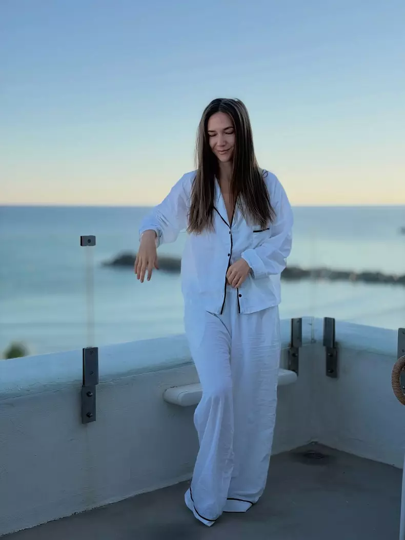 4. Adela Popescu