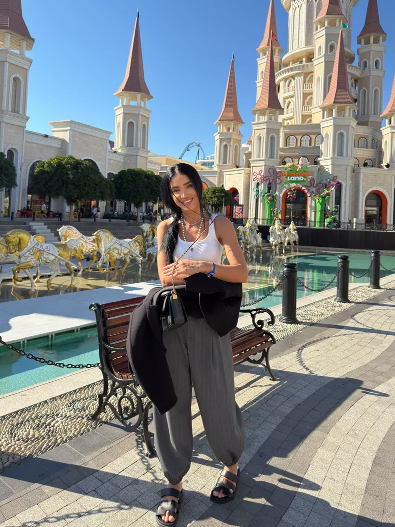 Adelina Pestrițu în vacanță (3)
