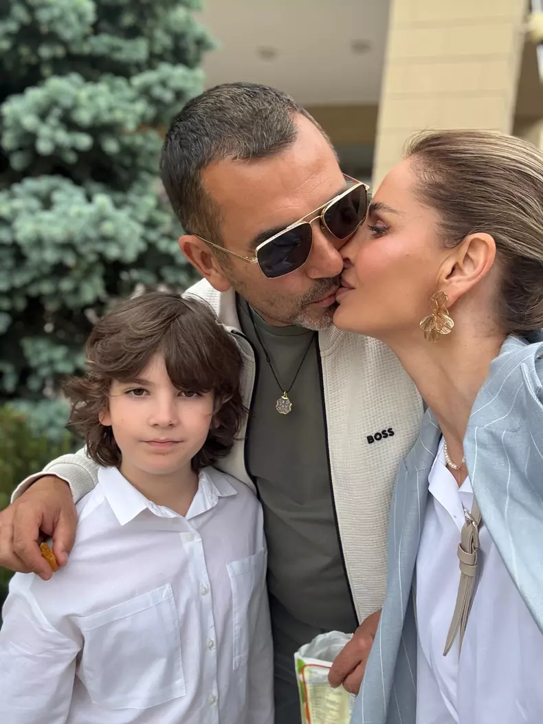 Andreea Bănică și familia
