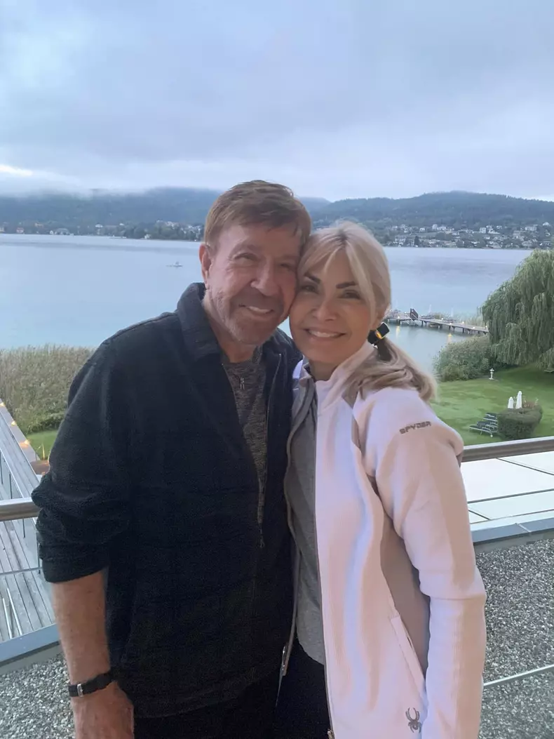 Chuck Norris și soția