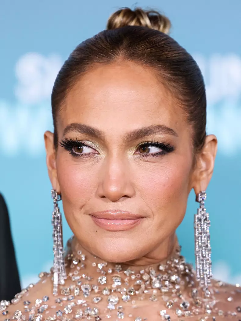 Jennifer Lopez, ravisantă la premiera din Los Angeles a filmului „Shotgun Wedding”
