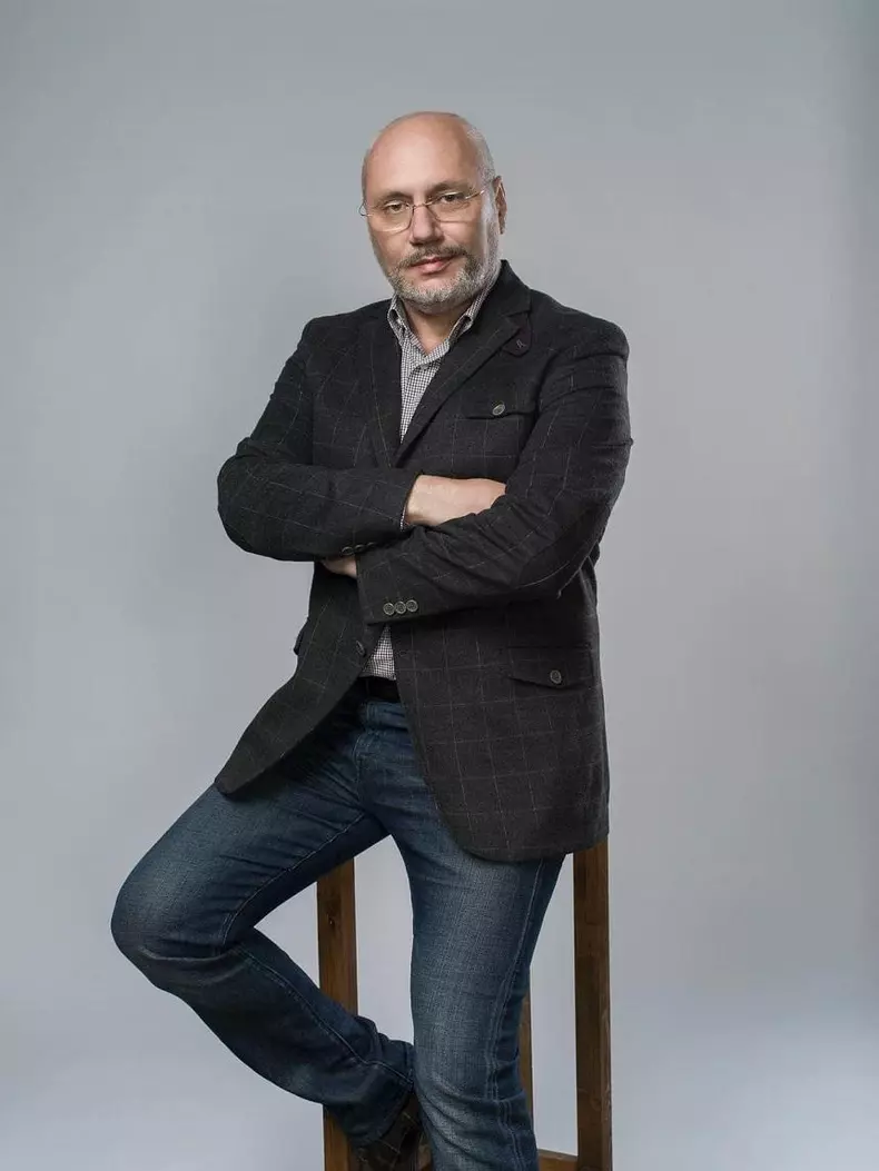 Dr. Cristian Andrei
