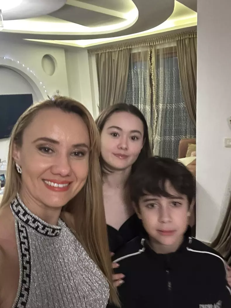Oana-Ioniță-în-instanță-pentru-mai-mult-timp-cu-fiul-ei (1)