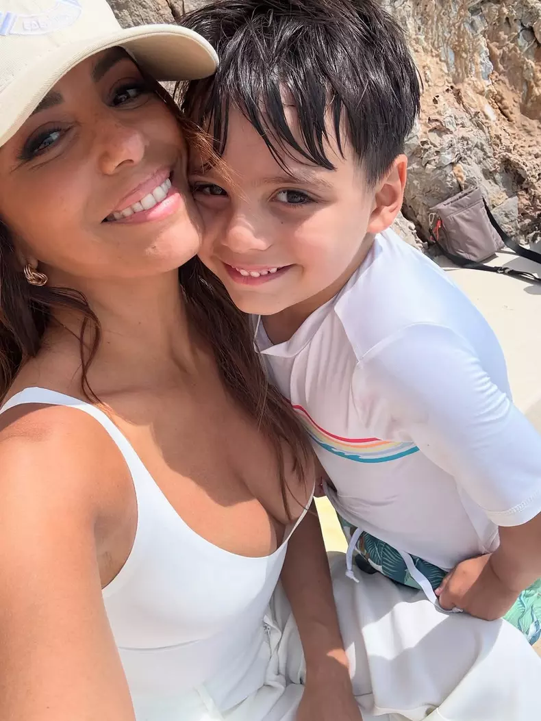 Eva Longoria, imagini rare cu fiul ei (4)